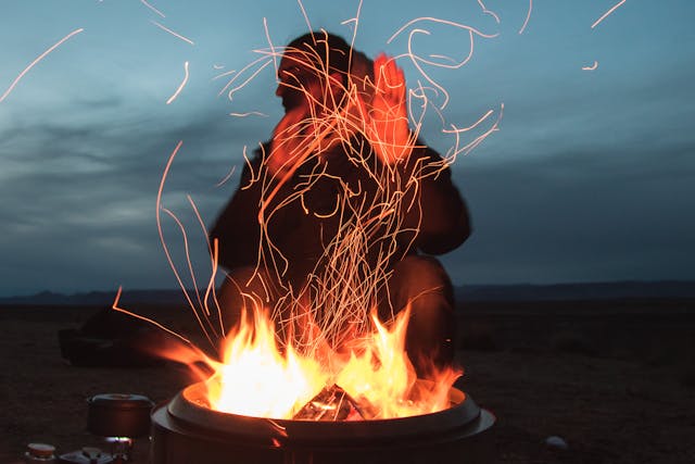 Bushcraft Fireplaces: Crafting the Perfect Fire Pit for the Wild